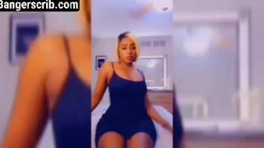 Lekki Big Girl Mimi Undress On Camera